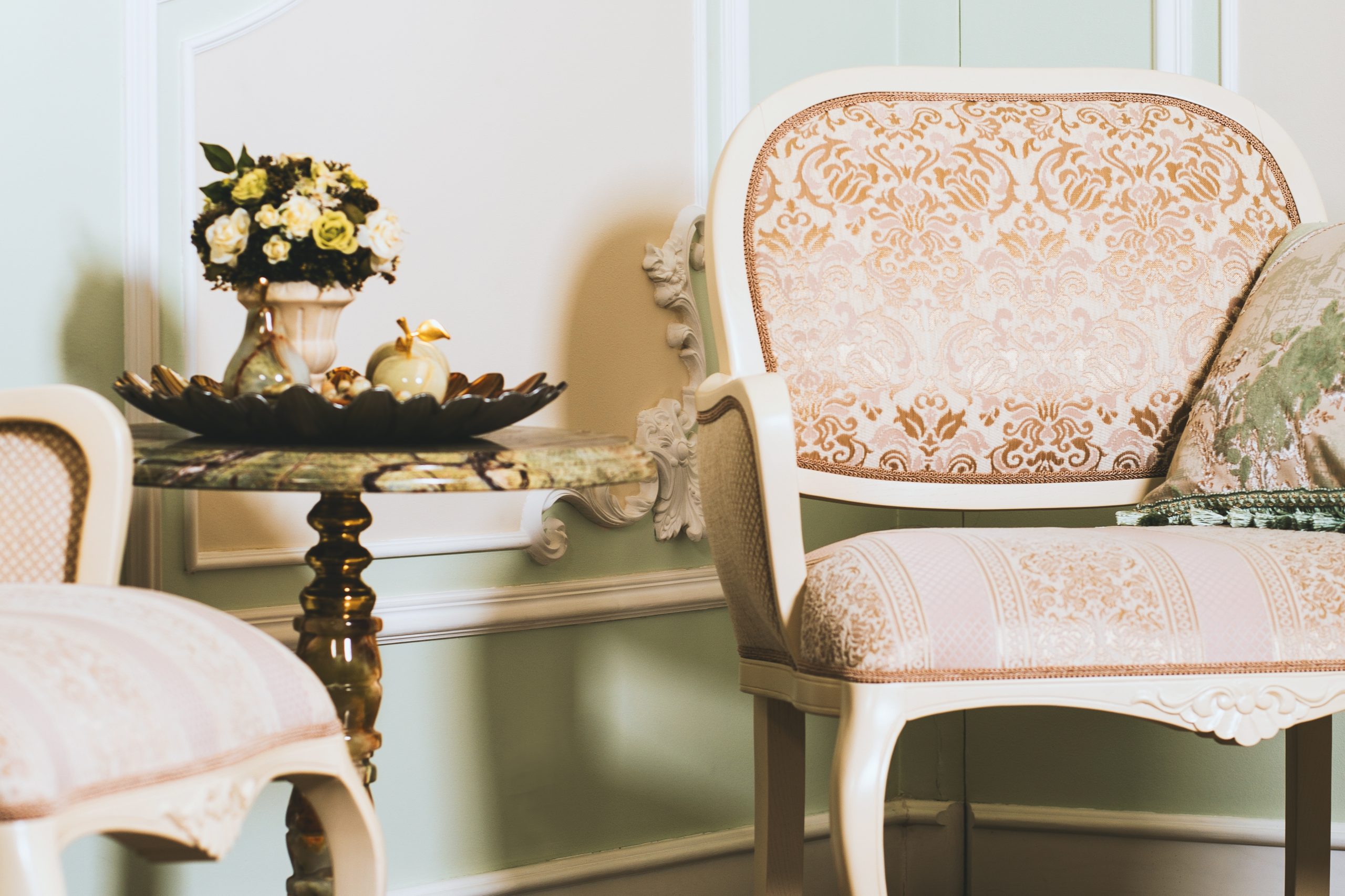gold chair rentals near me