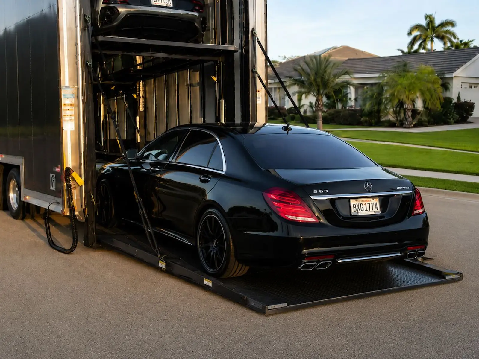 enclosed auto transport img 3
